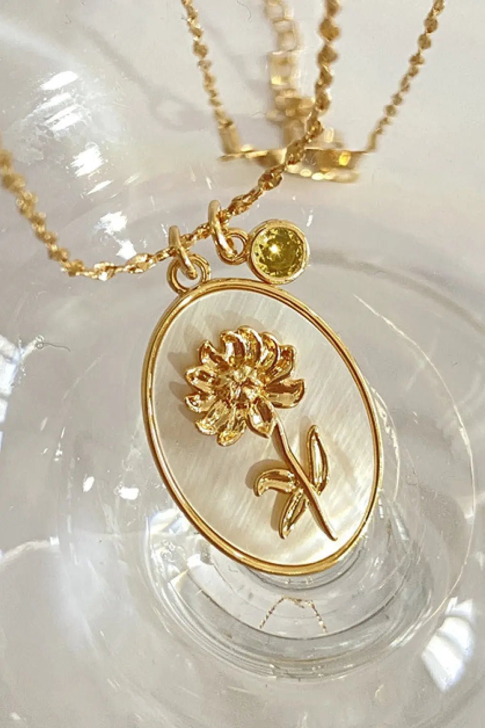 Flower Shell Pendant Copper Necklace - Celeste