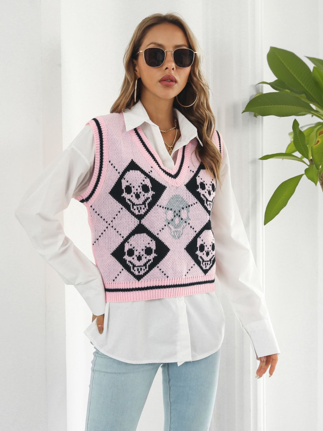 Skull Contrast V-Neck Sweater Vest - Celeste