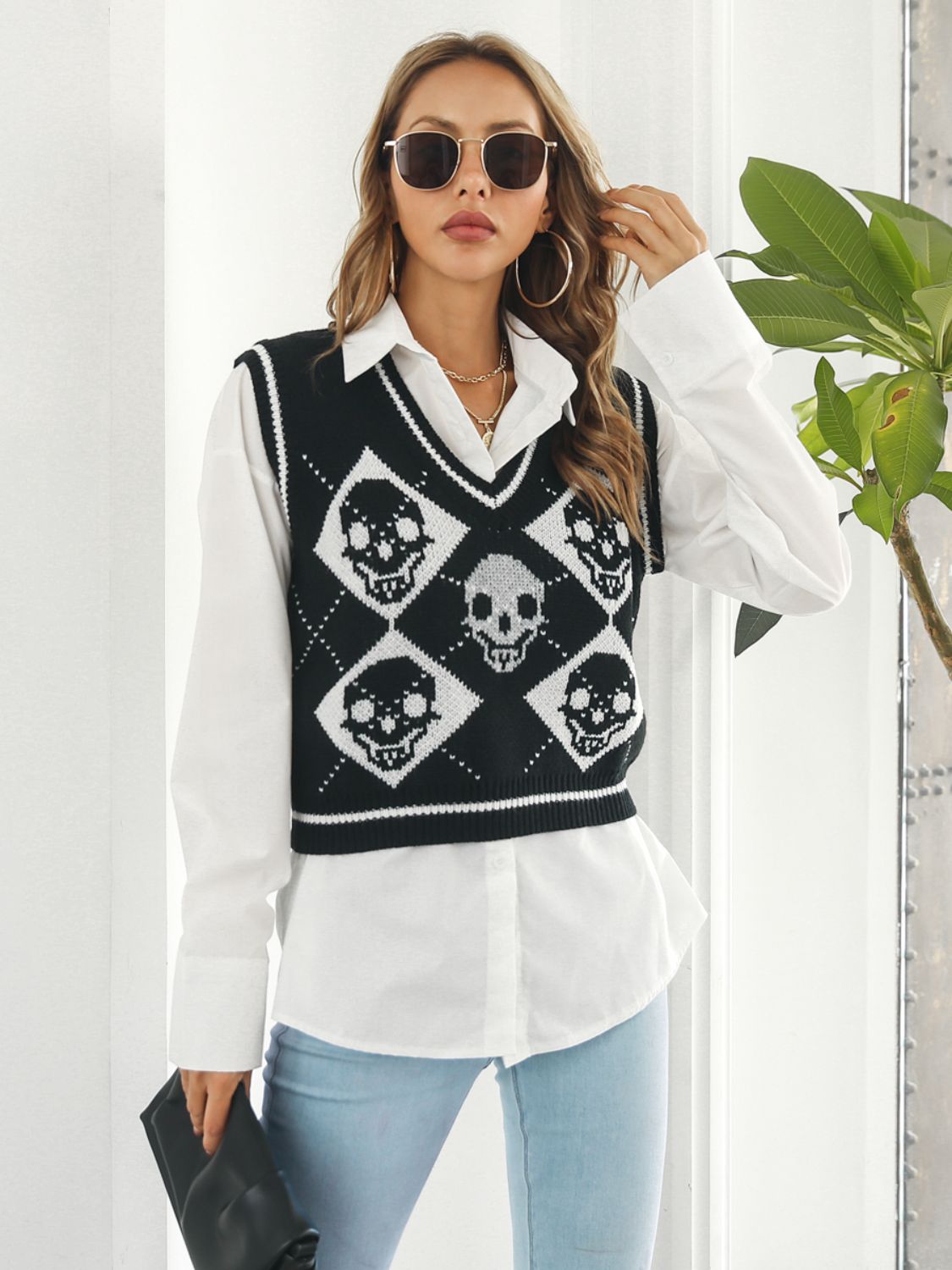 Skull Contrast V-Neck Sweater Vest - Celeste