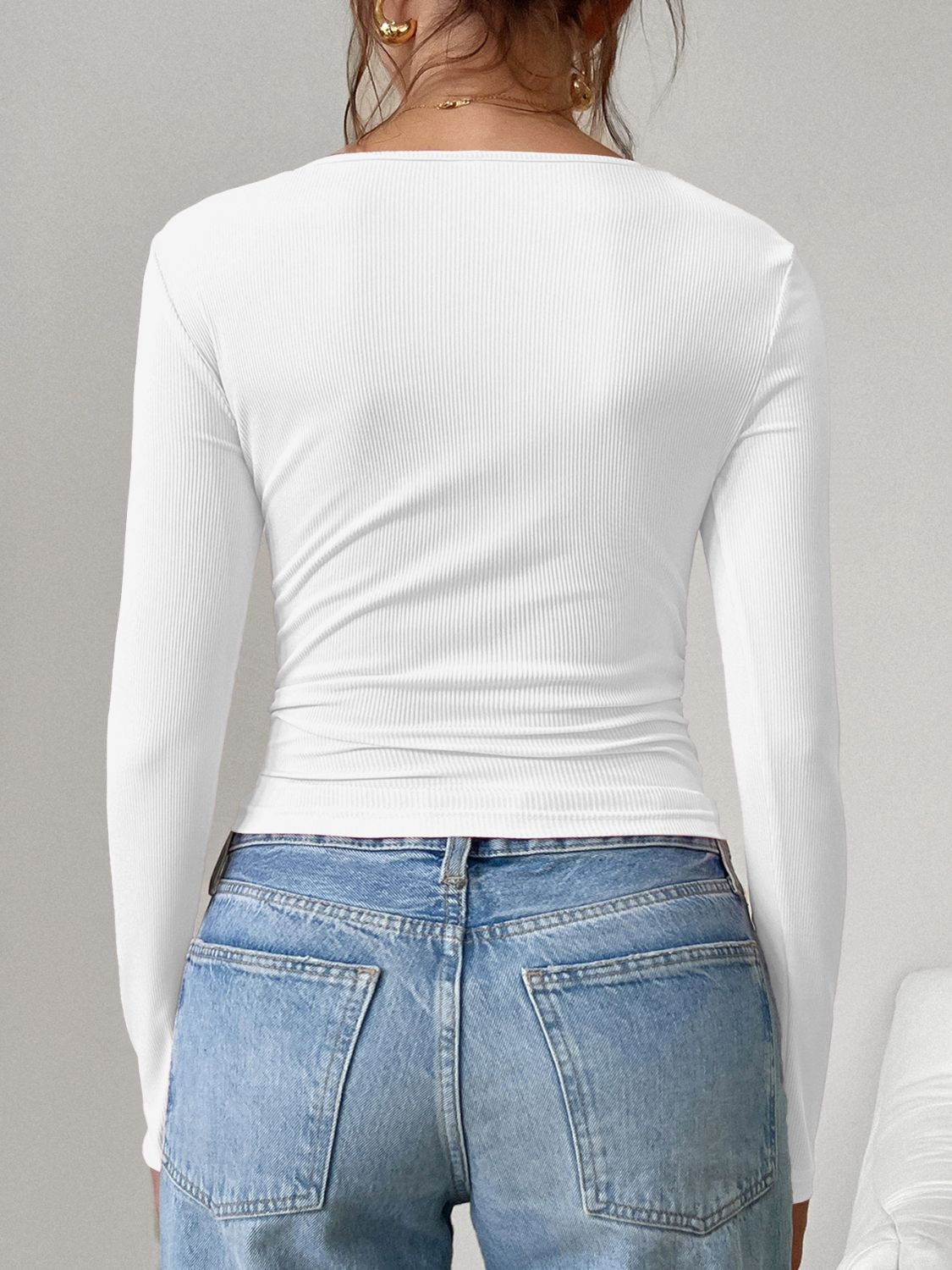 Camiseta de manga larga con cuello cuadrado y medio broche Devine