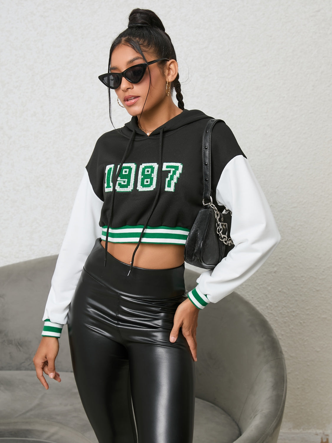 Sudadera con capucha corta con gráfico de 1987