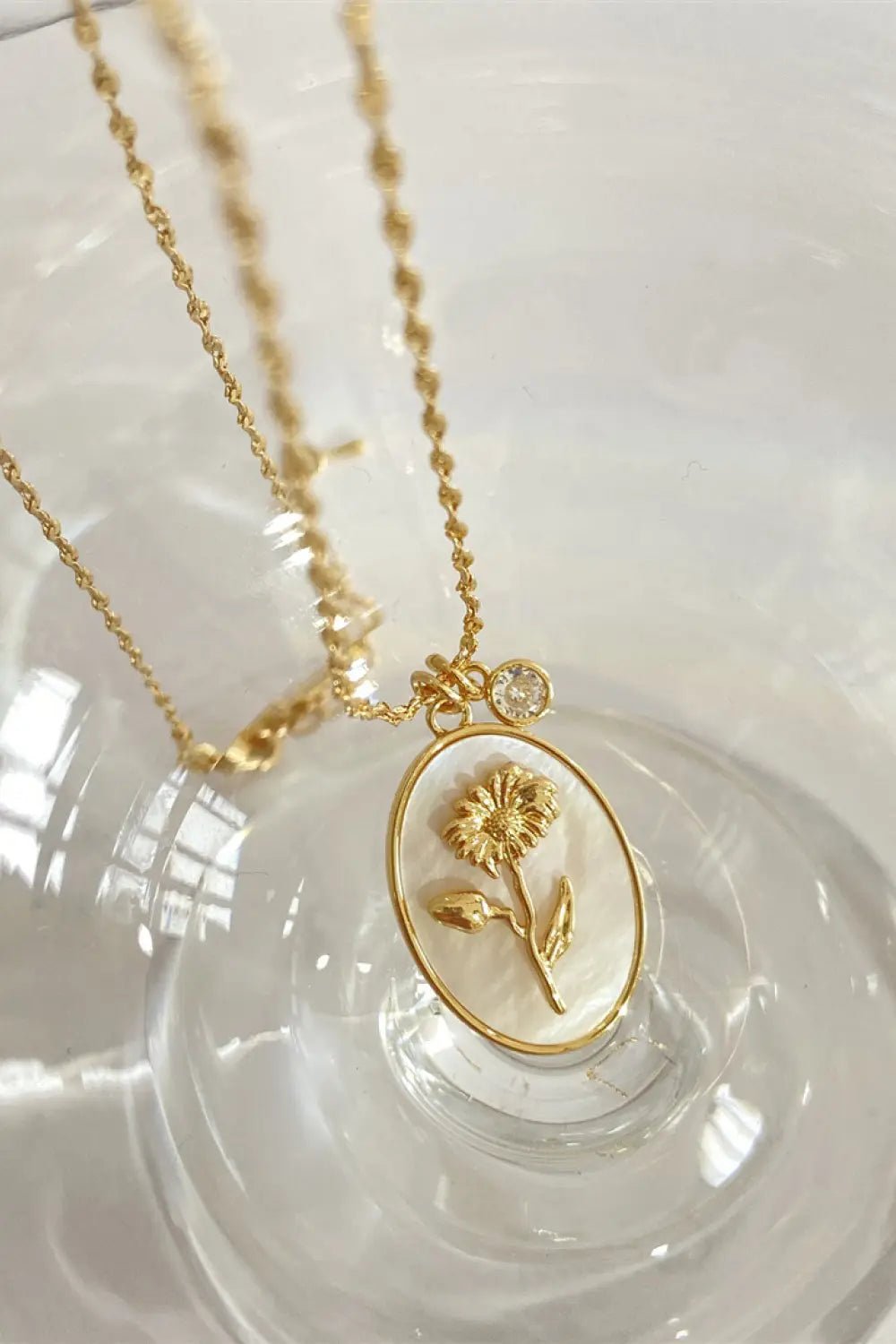 Flower Shell Pendant Copper Necklace - Celeste    