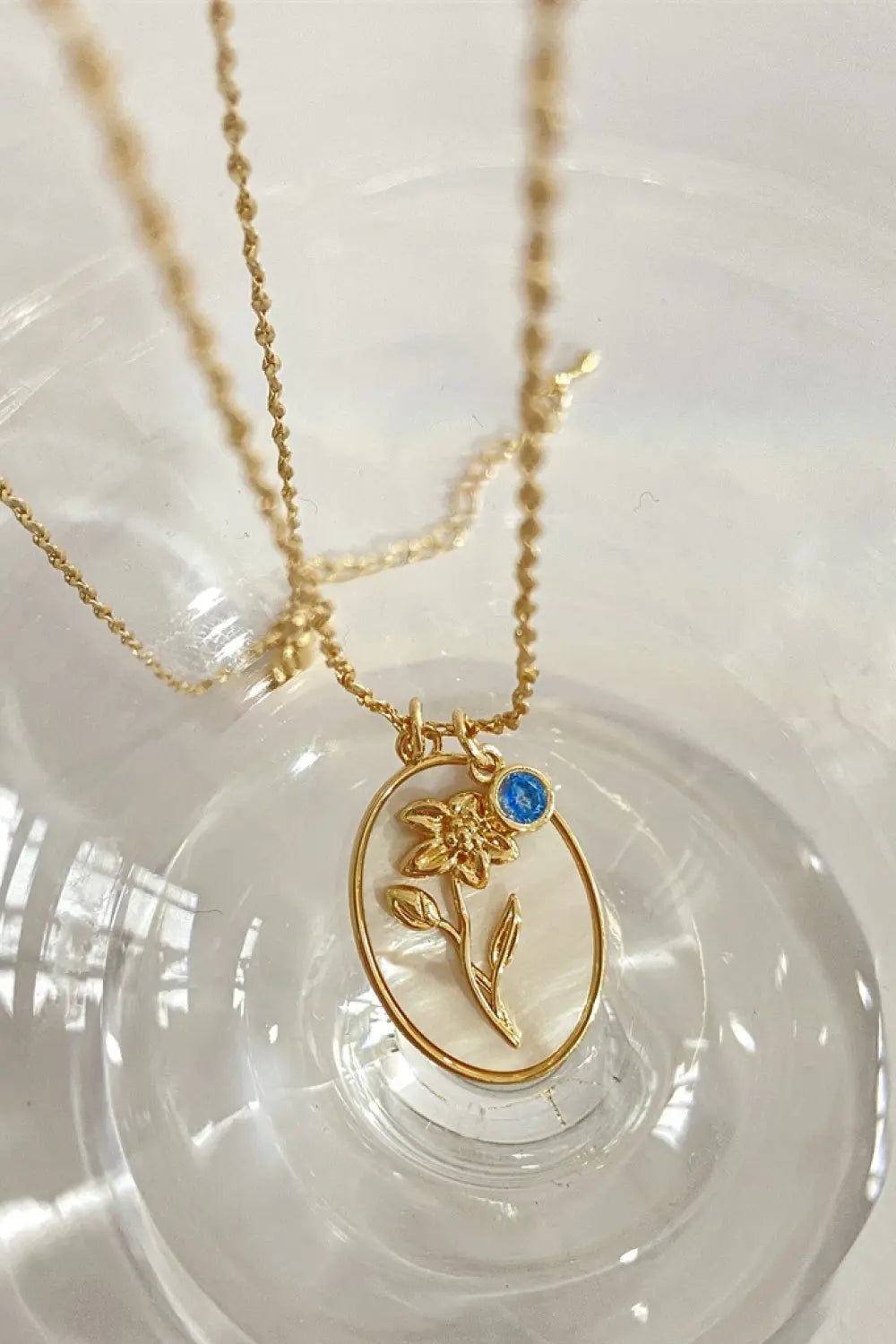 Flower Shell Pendant Copper Necklace - Celeste    