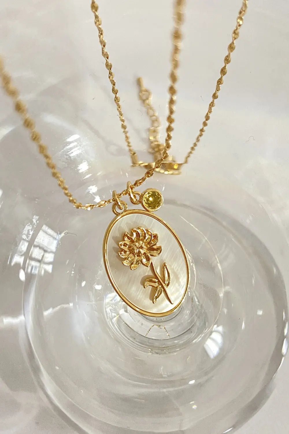 Flower Shell Pendant Copper Necklace - Celeste
