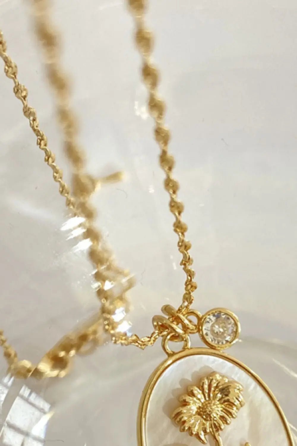 Flower Shell Pendant Copper Necklace - Celeste    