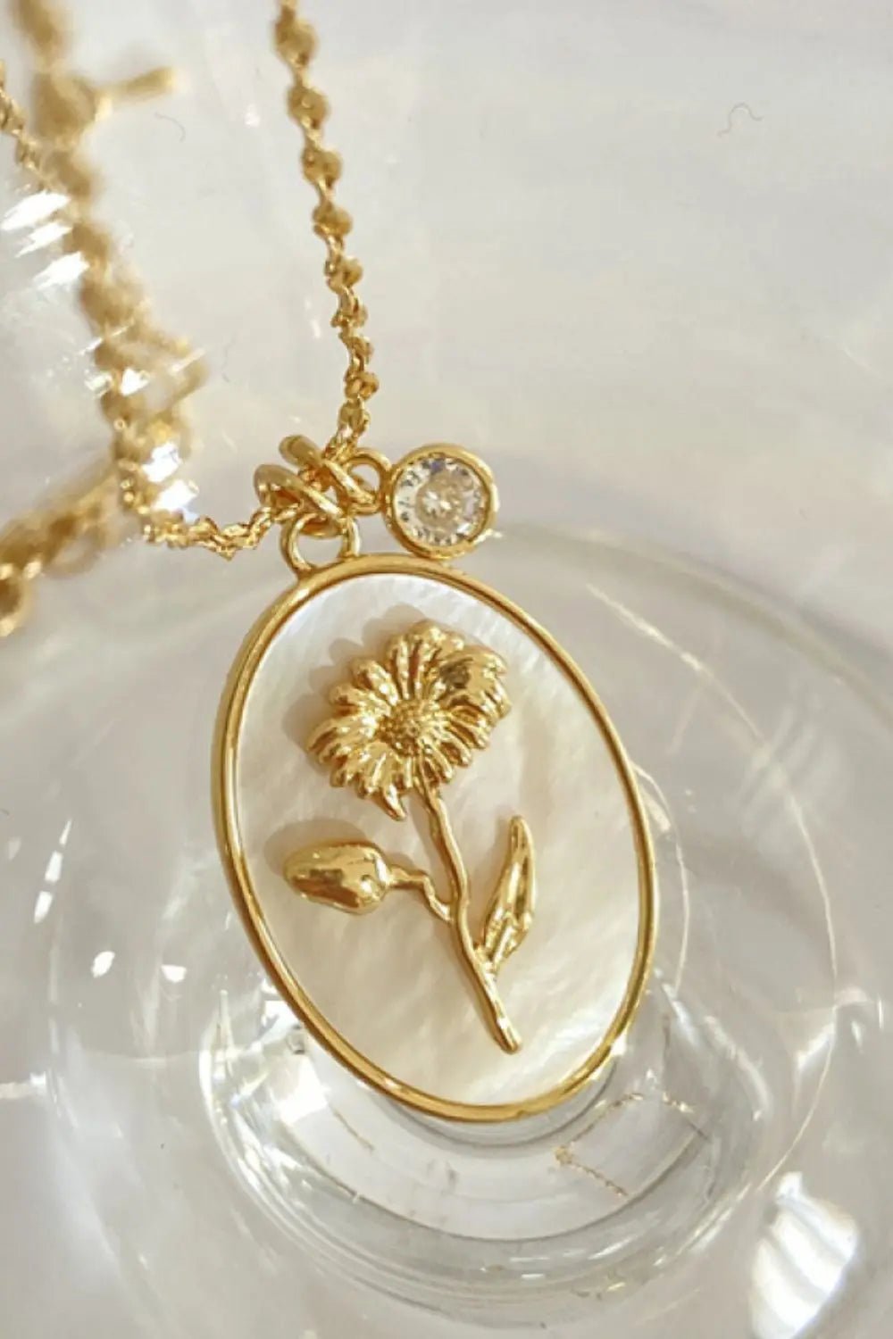 Flower Shell Pendant Copper Necklace - Celeste    