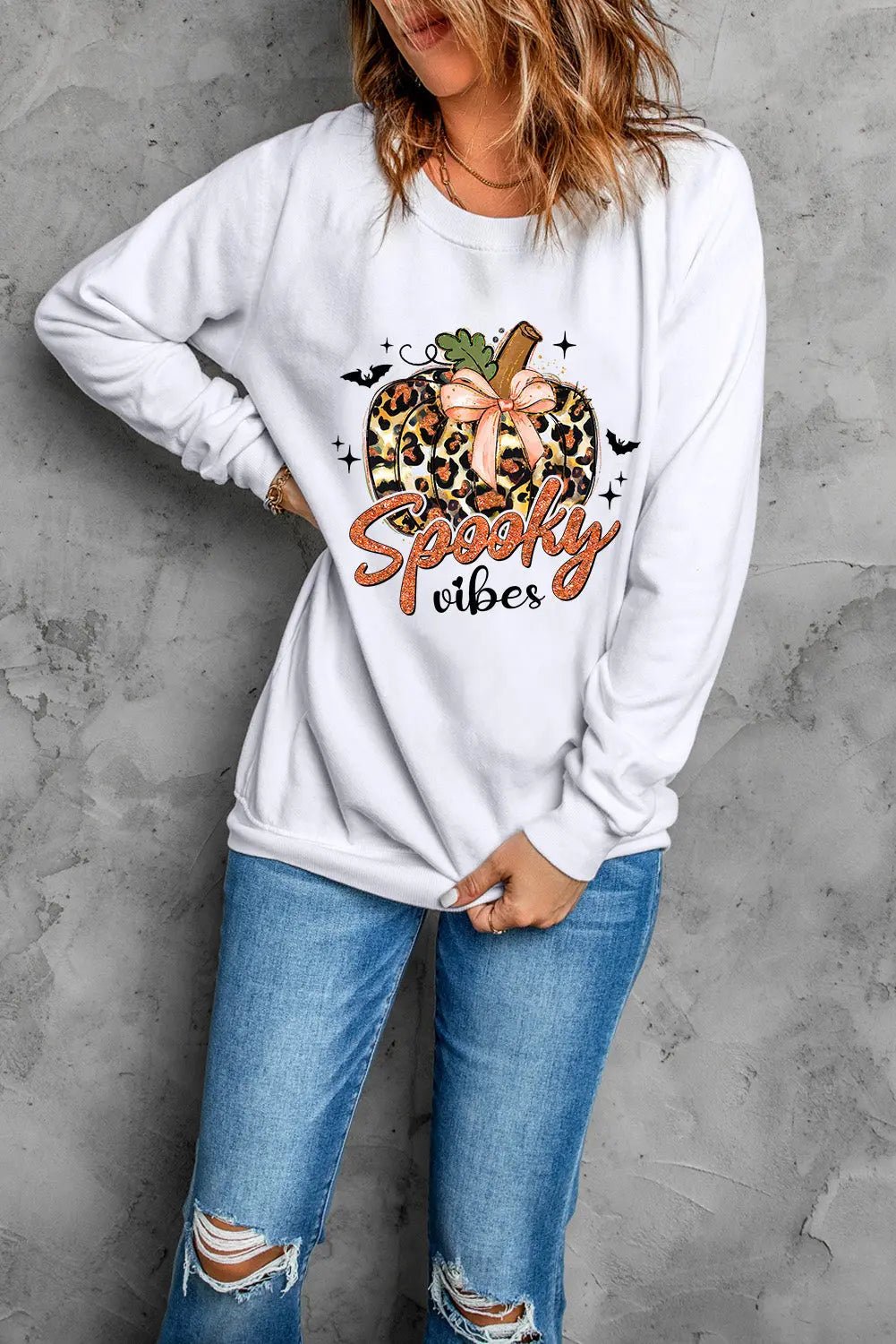 Graphic Round Neck Long Sleeve Sweatshirt - Celeste    