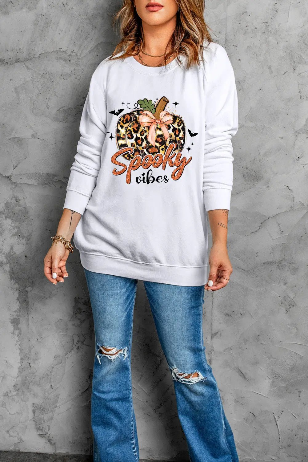 Graphic Round Neck Long Sleeve Sweatshirt - Celeste    
